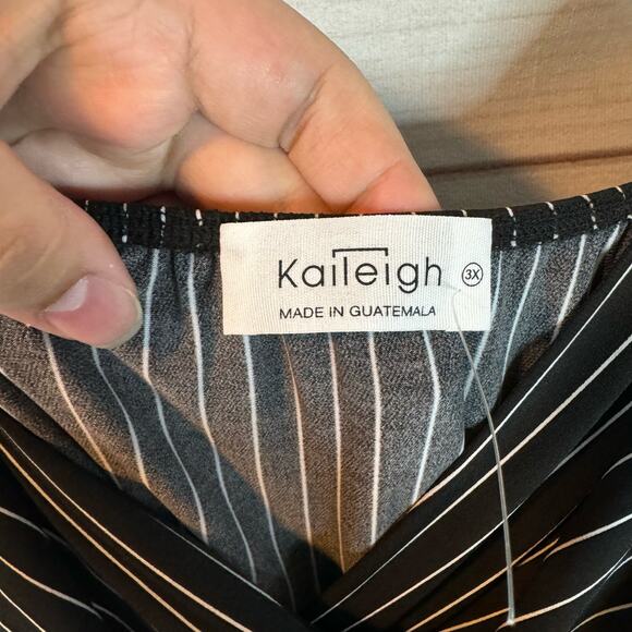 Kaileigh Black and White Striped Sleeveless Midi Jumpsuit Size 3X - Picture 7 of 7